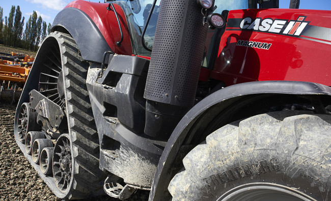 Traktorius Case IH Magnum AFS Connect™ Rowtrac serijos laipteliai į varuotojo kabiną