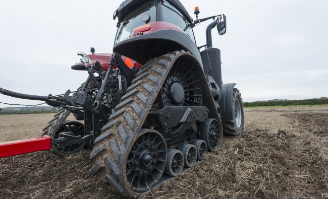 Traktorius Case IH Magnum AFS Connect™ Rowtrac serijos iš galo