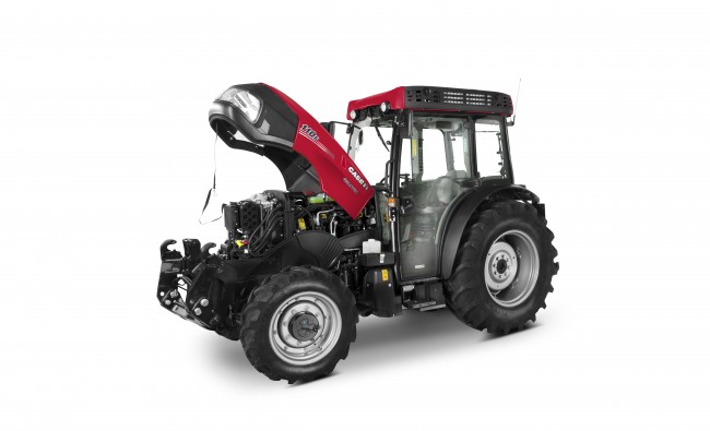 Traktoriaus Case IH Quantum V/N/F/CL serijos 75 - 107 AG vaizdas su pakeltu variklio dangčiu