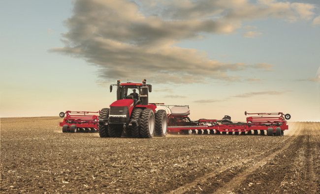 Traktorius Case IH Steiger AFS Connect serijos su prijungiamu skutiku