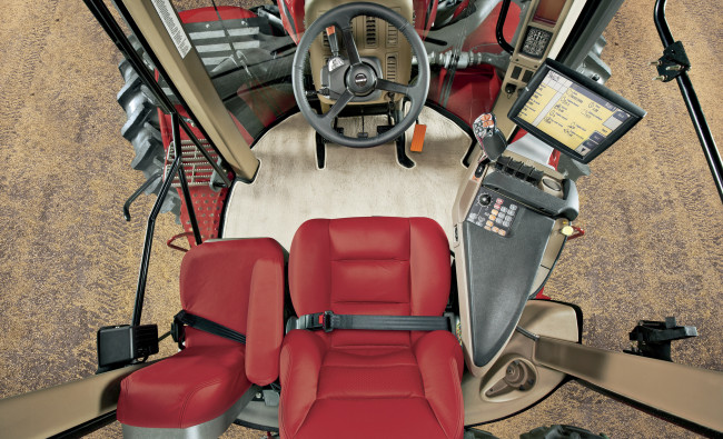Traktoriaus Case IH Steiger AFS Connect serijos kabinos vaizdas
