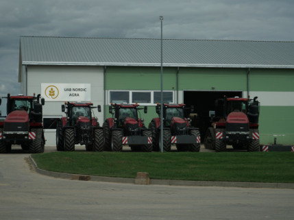 Užregistruoti septyni nauji galingi vikšriniai traktoriai Case IH Quadtrac