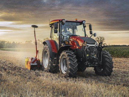 Naujoji Case IH Farmall A traktorių serija – daugiau galios, komforto ir išmanumo kasdieniams ūkio darbams