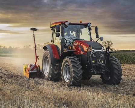 Naujoji Case IH Farmall A traktorių serija – daugiau galios, komforto ir išmanumo kasdieniams ūkio darbams