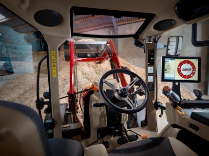 CASE IH PRISTATO JAU PATIKRINTĄ „ACTIVEDRIVE 8 POWERSHIFT“ PAVARŲ DĖŽĘ VESTRUM TRAKTORIUOSE