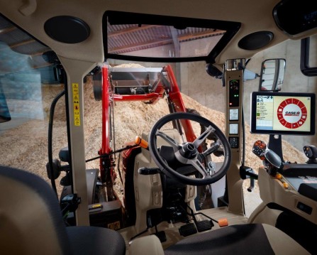 CASE IH PRISTATO JAU PATIKRINTĄ „ACTIVEDRIVE 8 POWERSHIFT“ PAVARŲ DĖŽĘ VESTRUM TRAKTORIUOSE