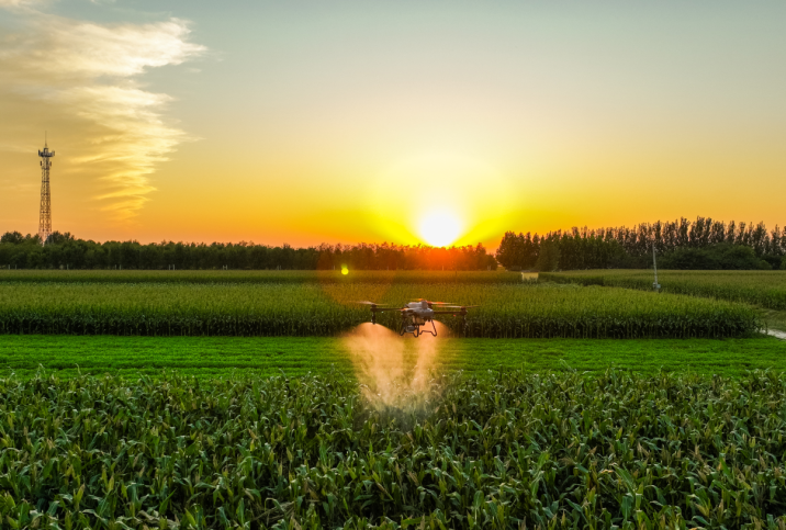 DJI agrodronas žemės ūkiui