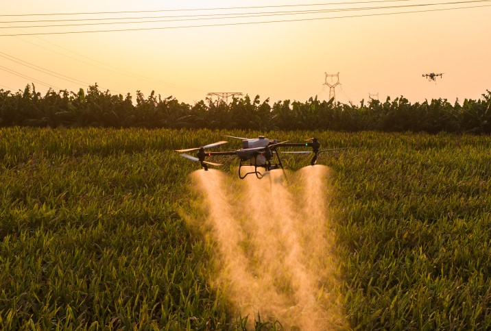 DJI agrodronas žemės ūkiui
