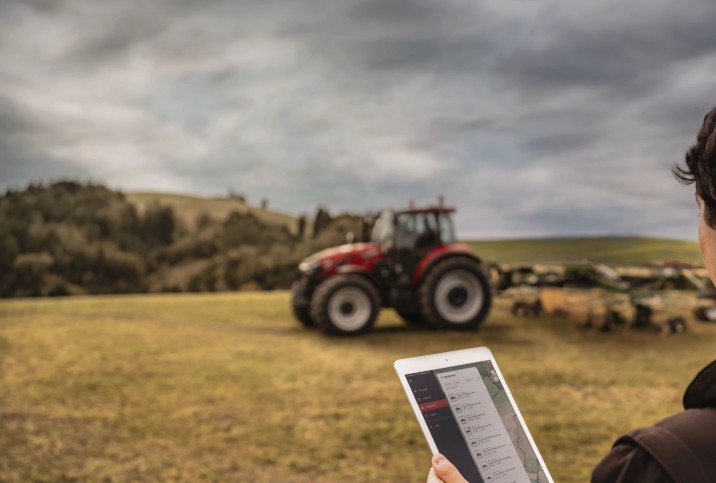 Traktorius Case IH Farmall M serija (100-120 AG)