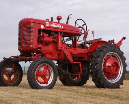 CASE IH švenčia FARMALL 100-metį