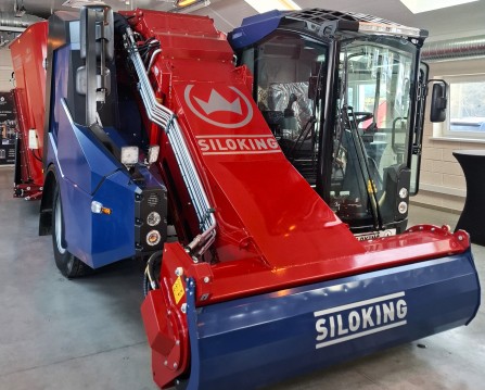 Tikslus šėrimas ūkyje: pristatyta savaeigė „Siloking“ technika ir „DryScan“ technologija.