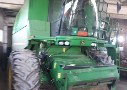 John Deere 1570 CWS naudotas javų kombainas John Deere 1570 CWS naudotas javų kombainas