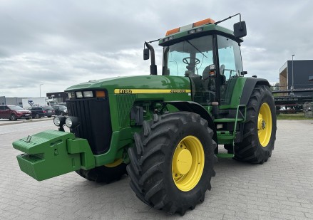 John Deere  8100