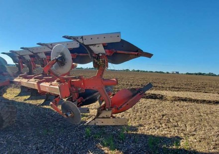 Naudotas Kuhn MULTI-MASTER 112 plūgas Naudotas Kuhn MULTI-MASTER 112 plūgas