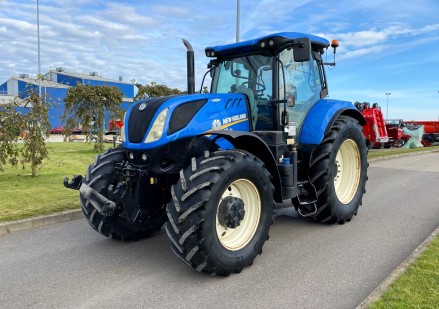 Naudotas New Holland T7.270 AC traktorius