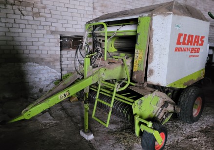 Naudoti ritinių presai Claas 250 Roland