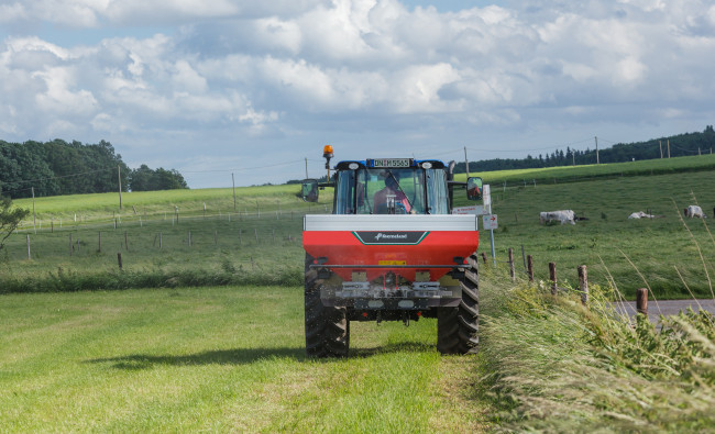 Pakabinama trąšų barstomoji Kverneland Exacta CL