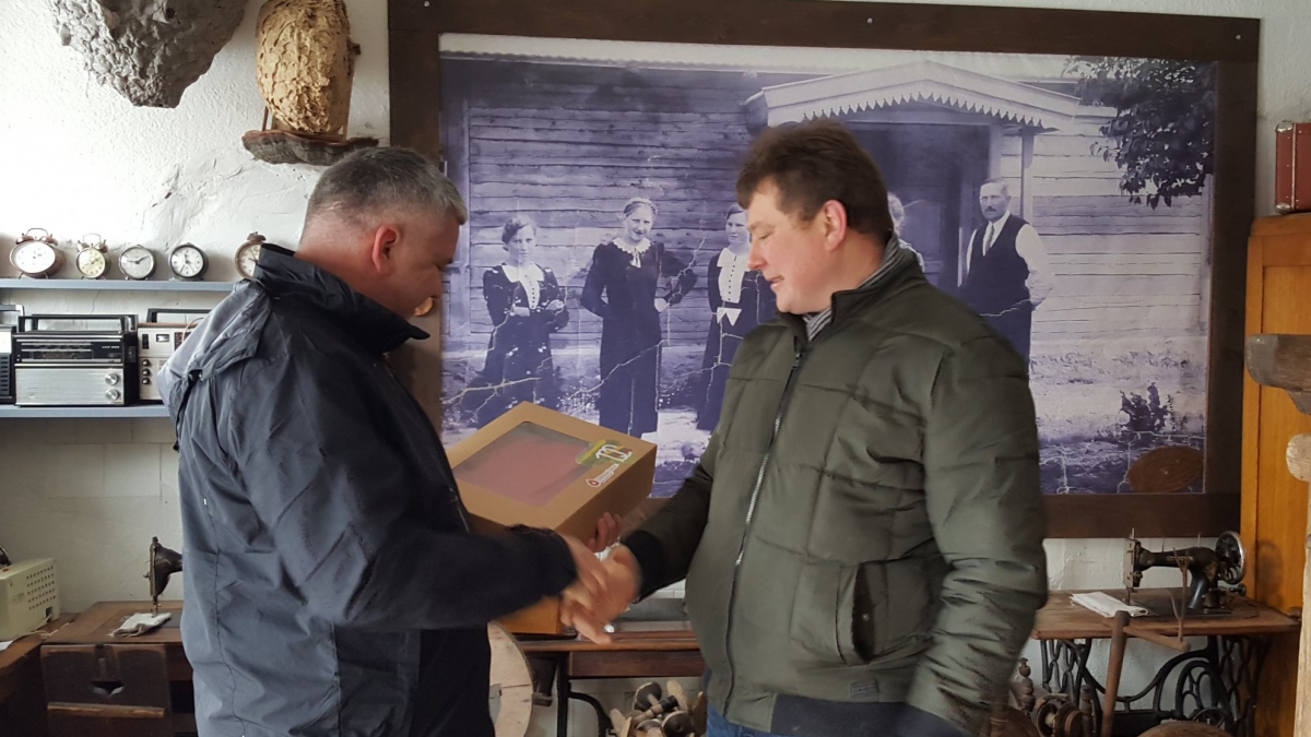 Lietuvą apjuosianti kelionė traktoriumi