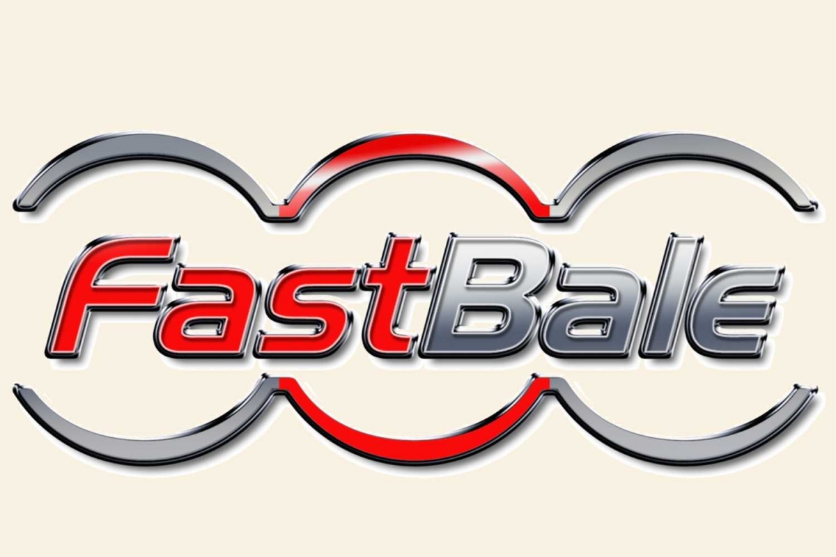 „Kverneland FastBale“ – pažangus pastovios kameros preso ir ritinių vyniotuvo derinys