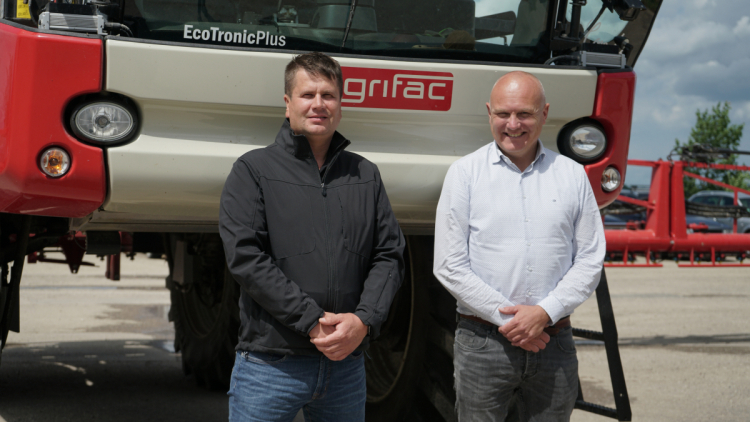 Baltijos šalyse dirba pirmas savaeigis purkštuvas „Agrifac“, kuris atpažins piktžoles žaliame lauke